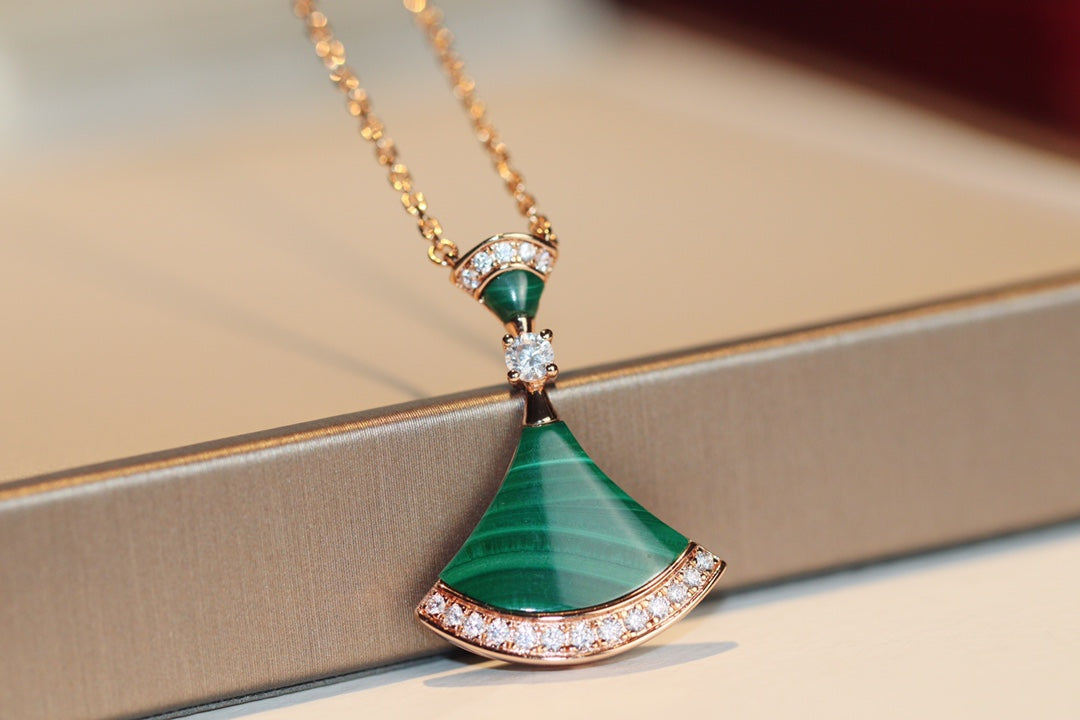 [AuraEcho]DREAM NECKLACE MALACHITE DIAMOND