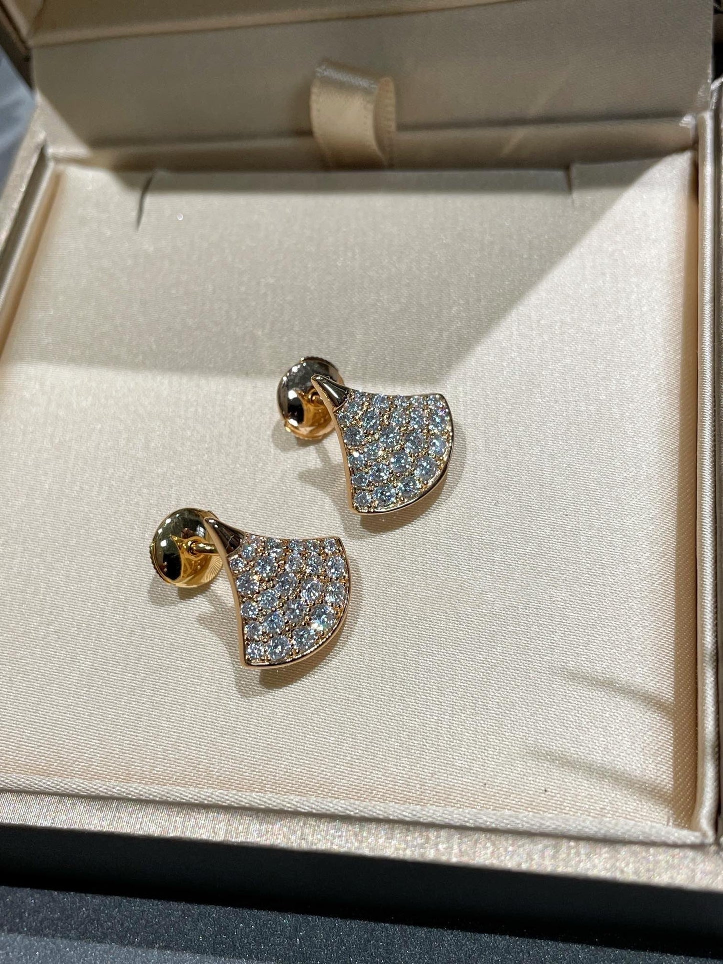 [AuraEcho]DREAM STUD EARRINGS DIAMOND
