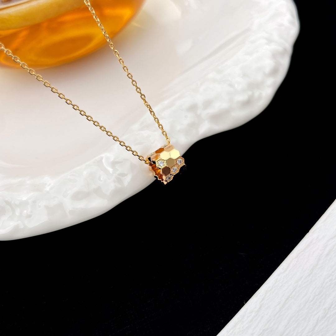 [AuraEcho]BEE MINI PEDANT DIAMOND NECKLACE