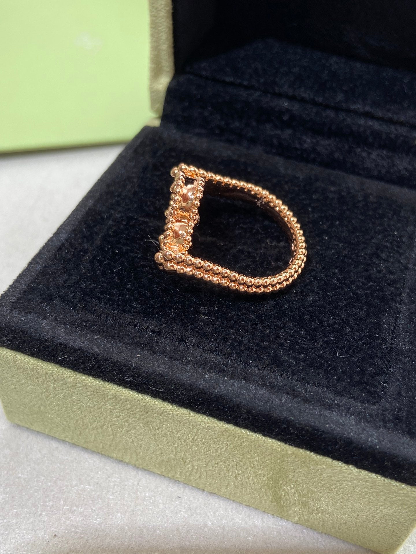 [AuraEcho]CLOVER RIVERSIBLE PINK GOLD RING