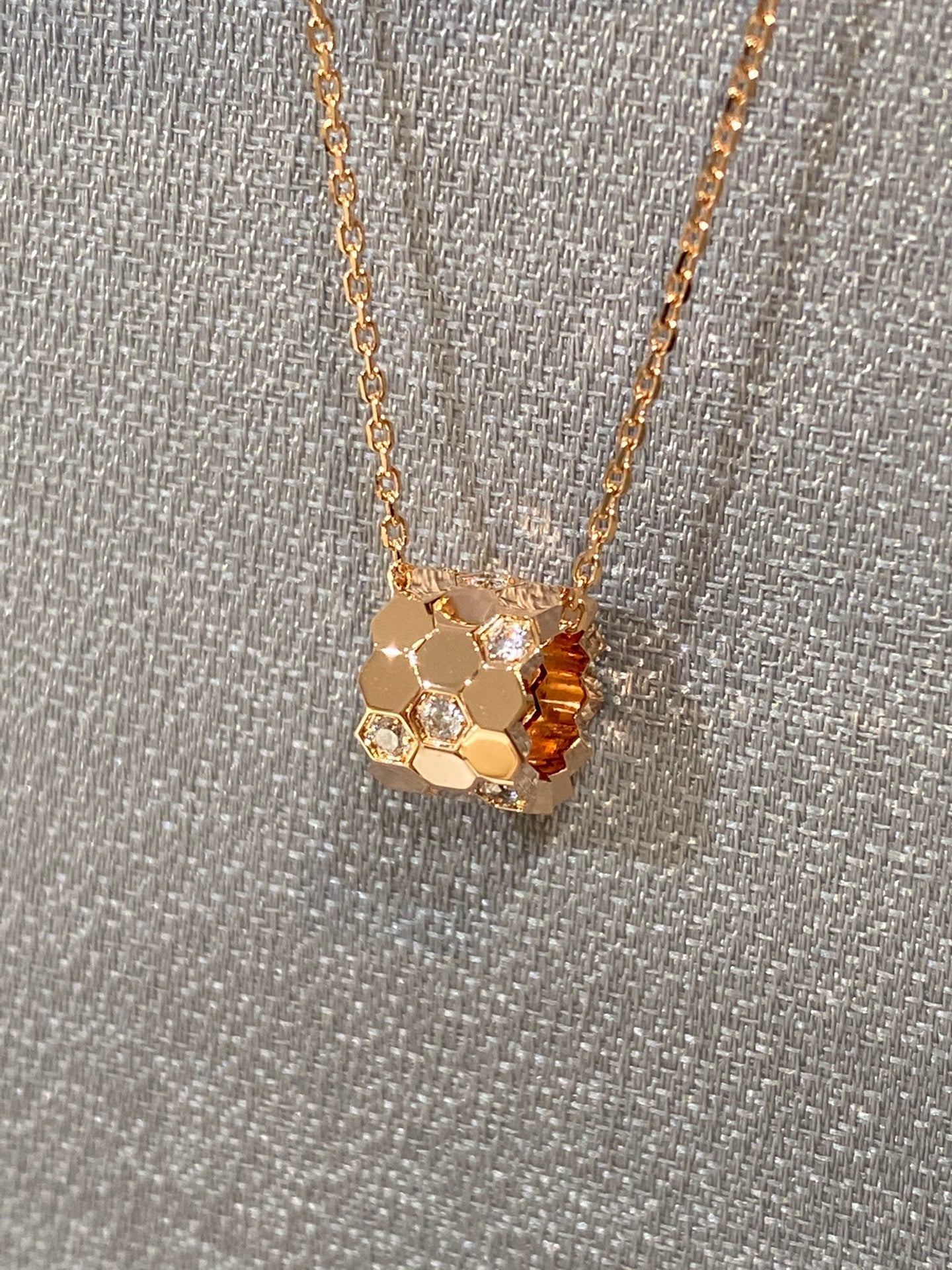 [AuraEcho]BEE LOVE DIAMOND NECKLACE