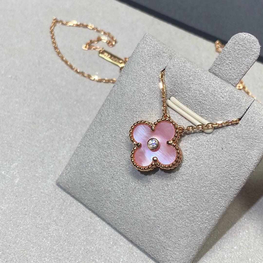 [AuraEcho]CLOVER 15MM DIAMOND PINK MOP NECKLACE